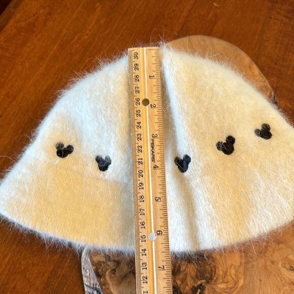 NEW Walt Disney World White Rabbit Fur Blend Mickey Mouse Bucket Hat - Adult - Picture 7 of 9